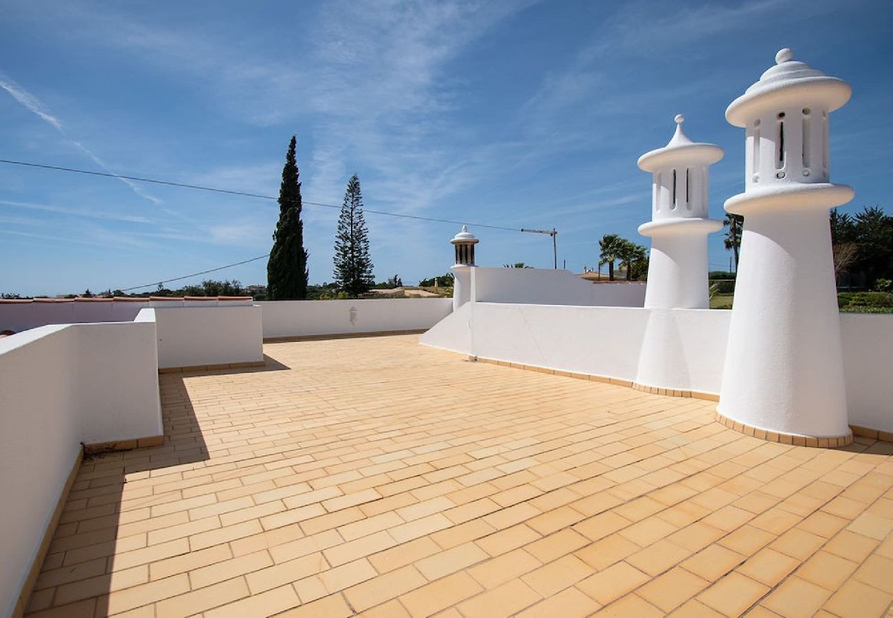 Villa in Carvoeiro - Vivenda Pomba Beautifully renovated with heated pool! 