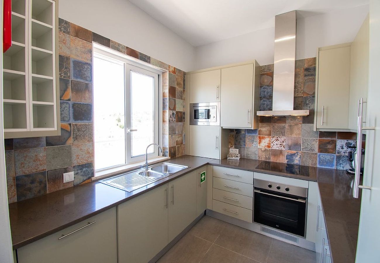 House in Carvoeiro - 12A Modernised yet traditional house in centre of Carvoeiro with sea view