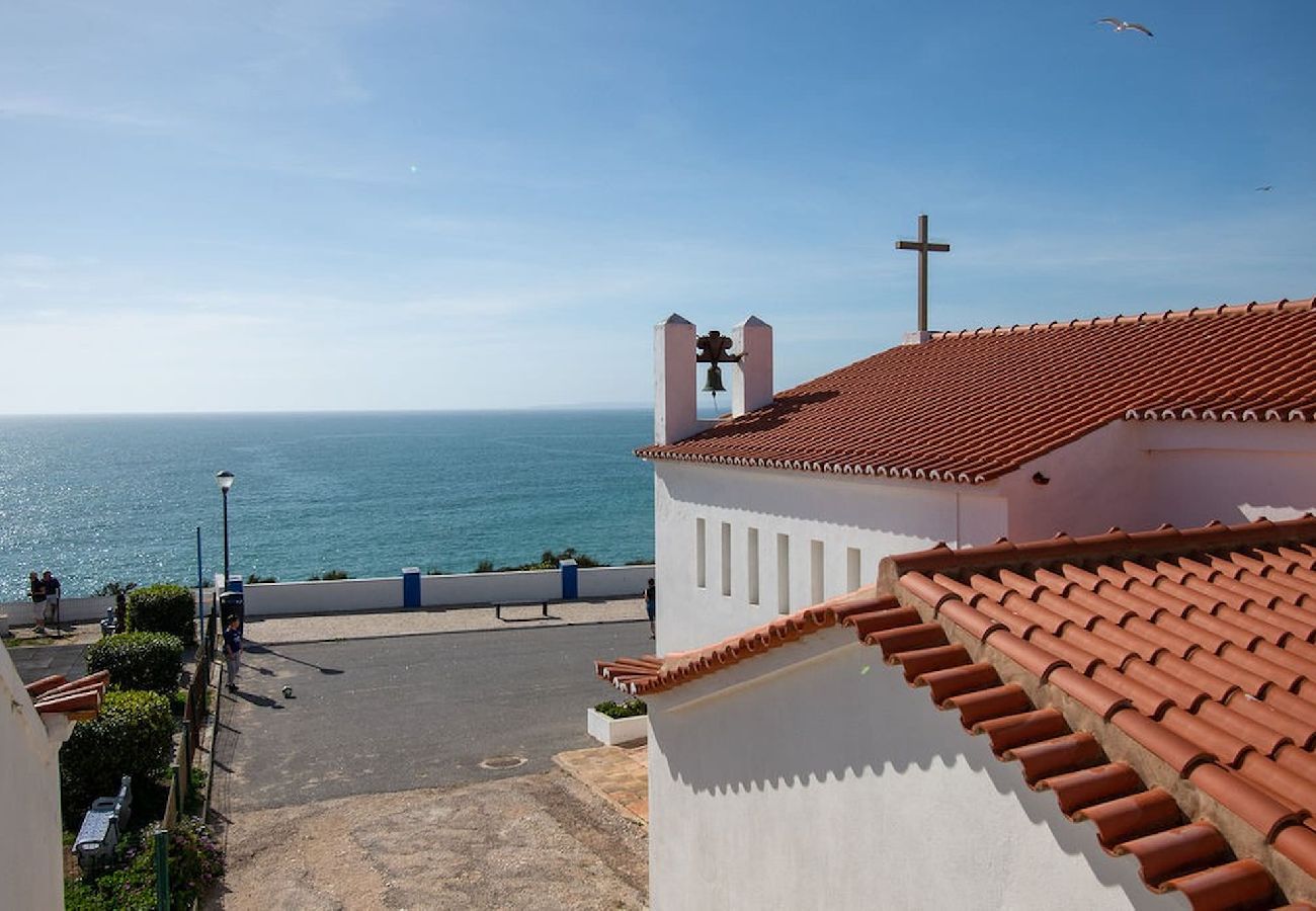 House in Carvoeiro - 12A Modernised yet traditional house in centre of Carvoeiro with sea view