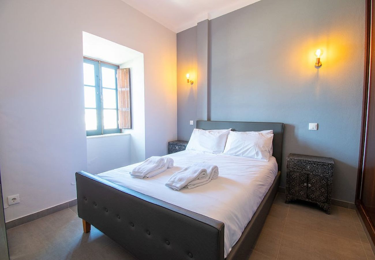 House in Carvoeiro - 12A Modernised yet traditional house in centre of Carvoeiro with sea view