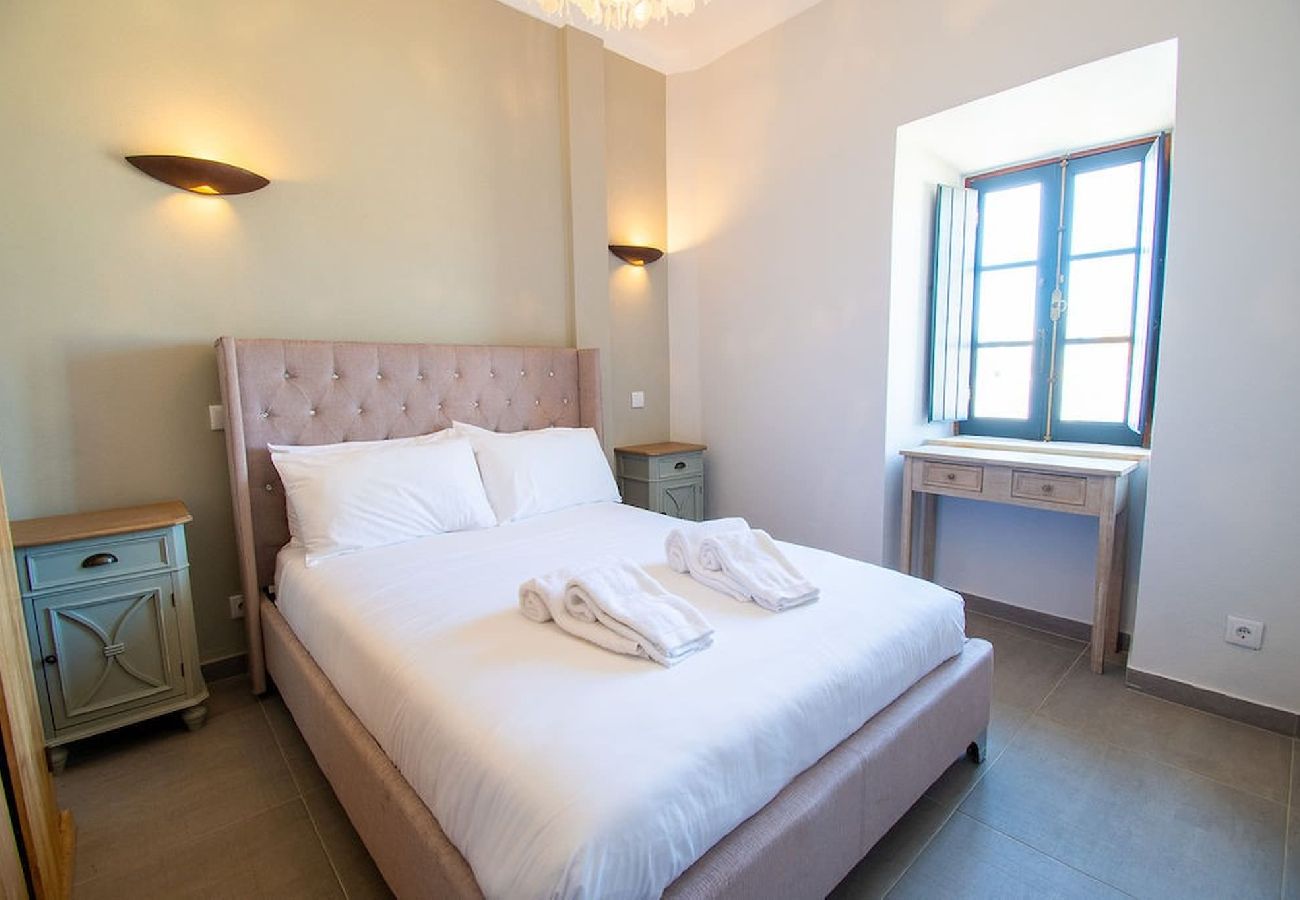 House in Carvoeiro - 12A Modernised yet traditional house in centre of Carvoeiro with sea view