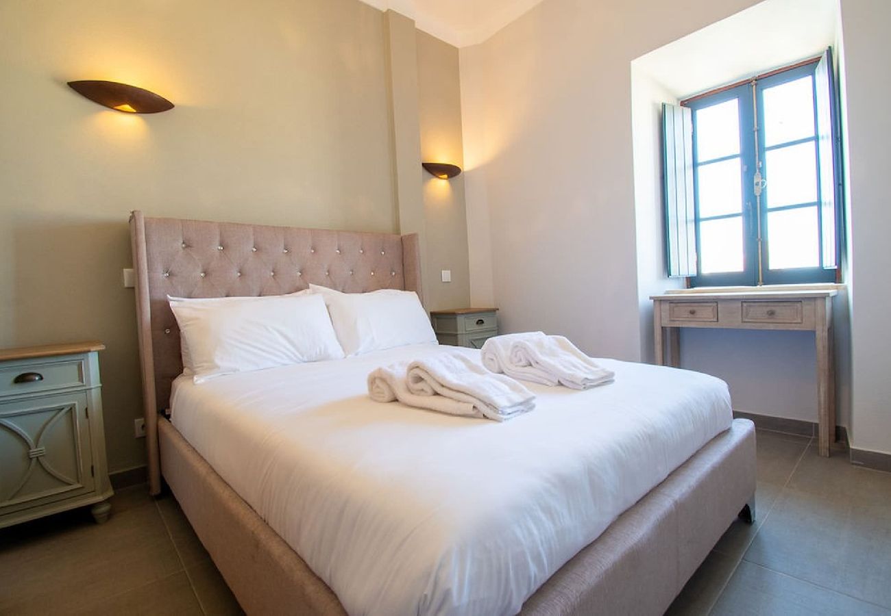House in Carvoeiro - 12A Modernised yet traditional house in centre of Carvoeiro with sea view