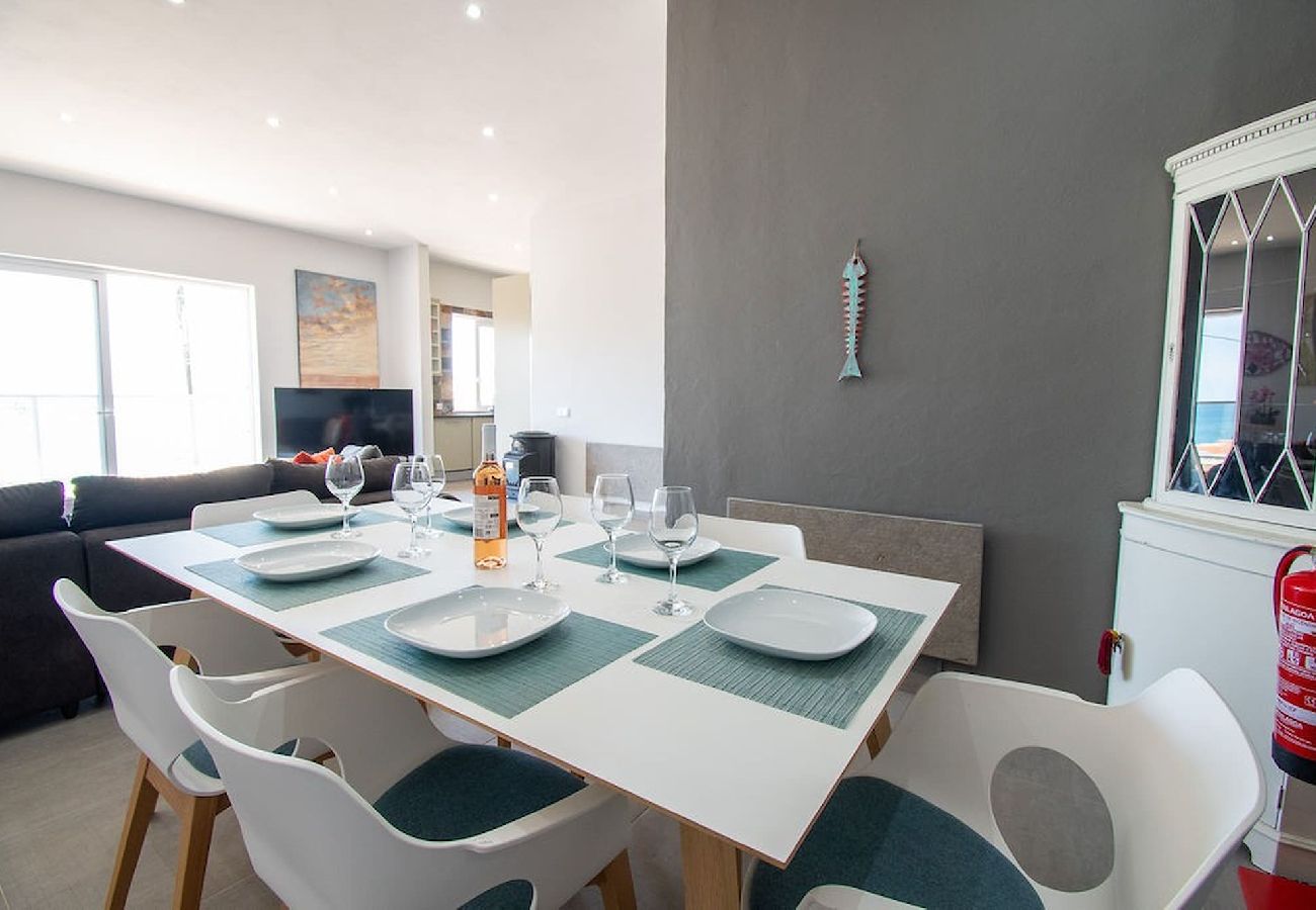 House in Carvoeiro - 12A Modernised yet traditional house in centre of Carvoeiro with sea view