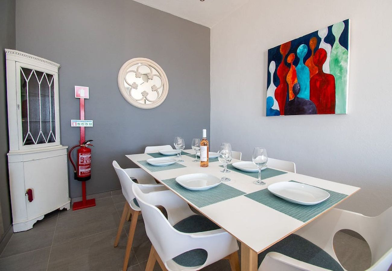 House in Carvoeiro - 12A Modernised yet traditional house in centre of Carvoeiro with sea view