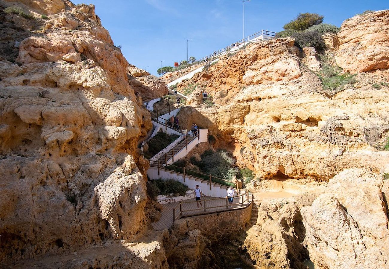 House in Carvoeiro - 12A Modernised yet traditional house in centre of Carvoeiro with sea view