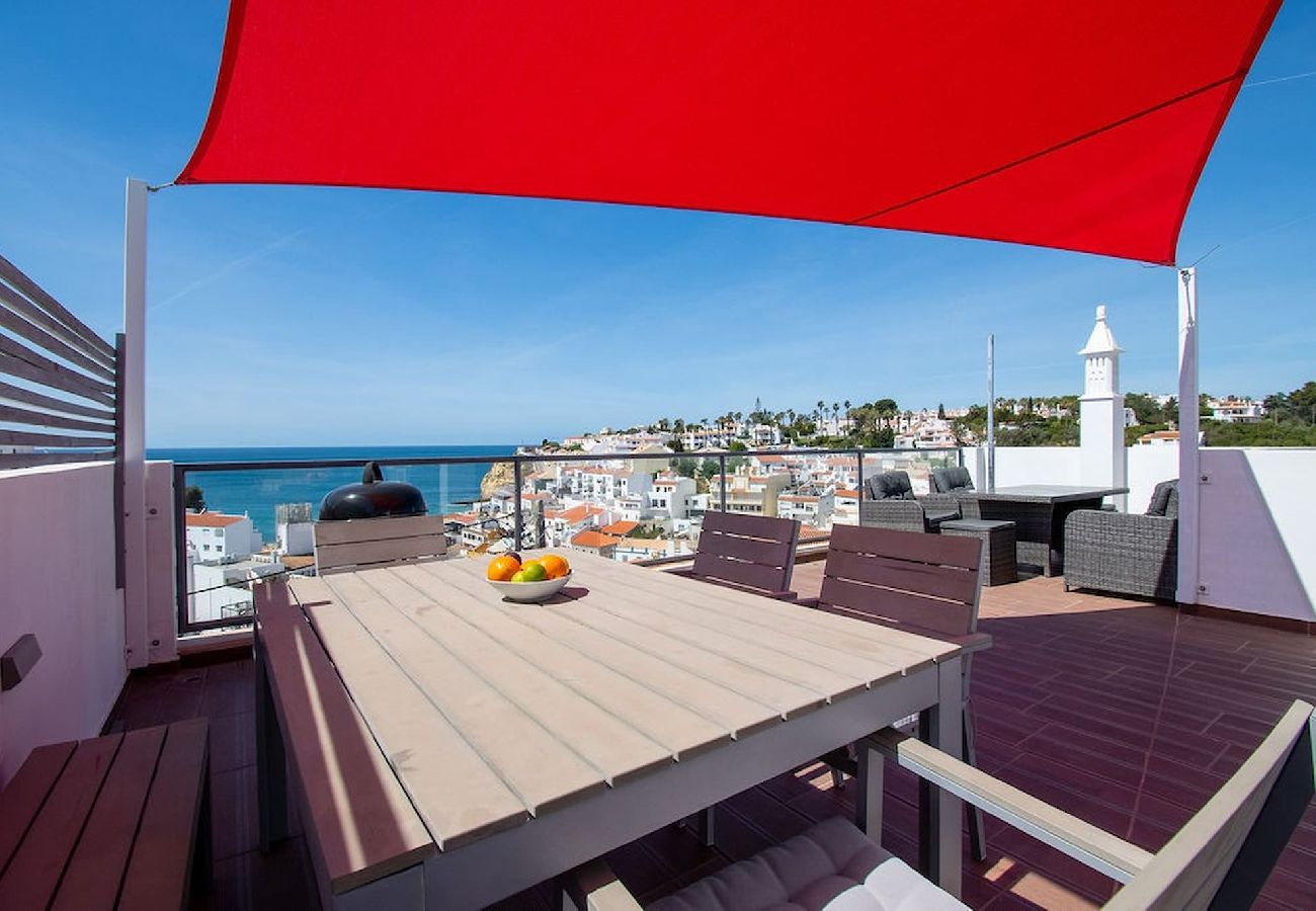 House in Carvoeiro - 12A Modernised yet traditional house in centre of Carvoeiro with sea view