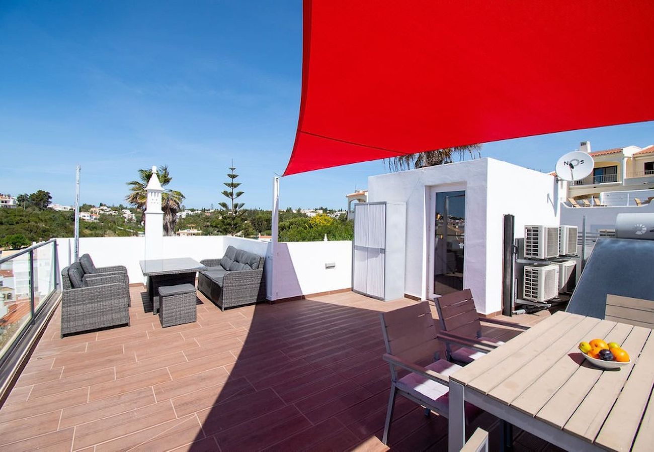 House in Carvoeiro - 12A Modernised yet traditional house in centre of Carvoeiro with sea view