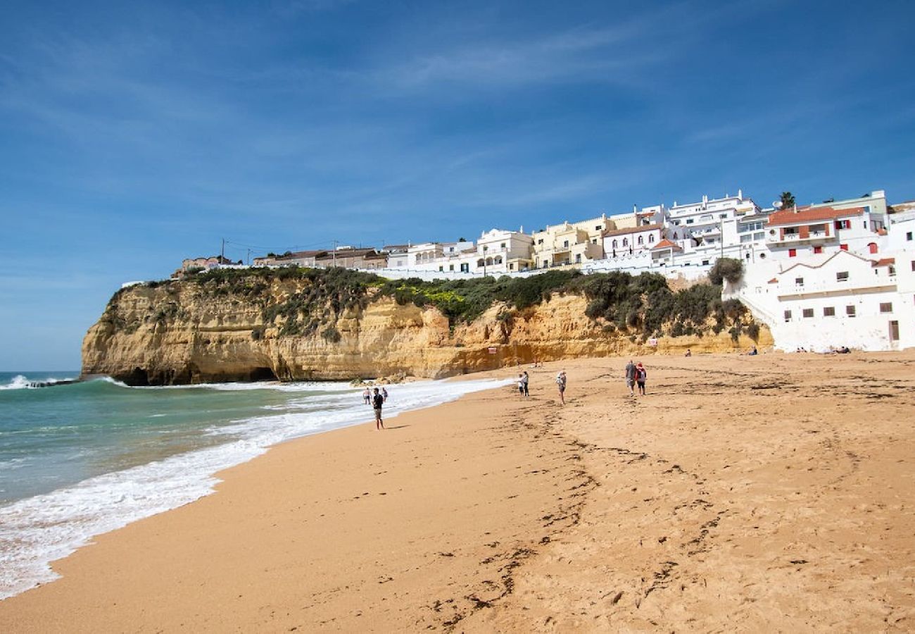 House in Carvoeiro - 12A Modernised yet traditional house in centre of Carvoeiro with sea view