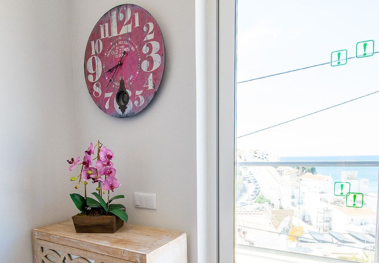 House in Carvoeiro - 12A Modernised yet traditional house in centre of Carvoeiro with sea view