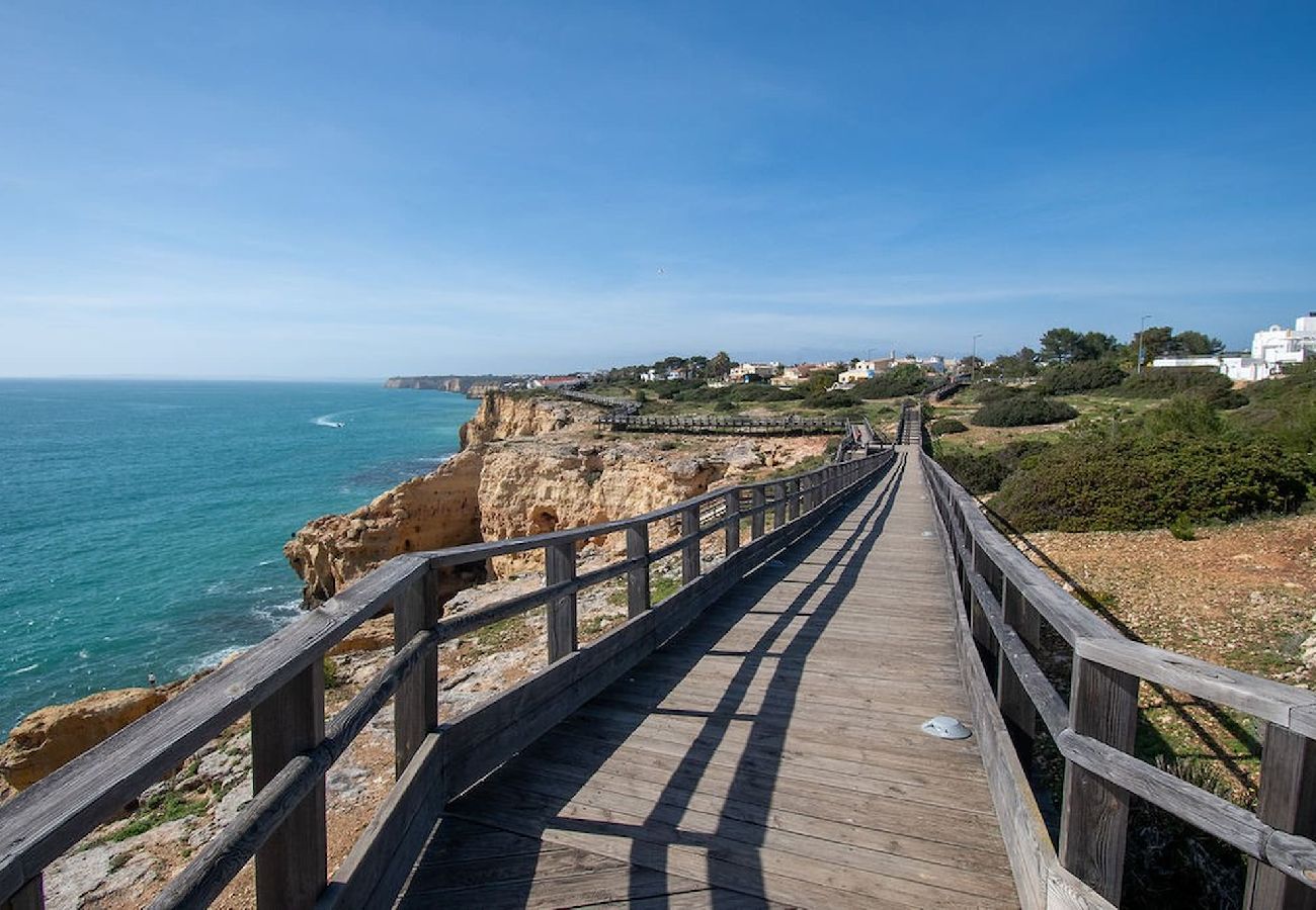House in Carvoeiro - 12A Modernised yet traditional house in centre of Carvoeiro with sea view