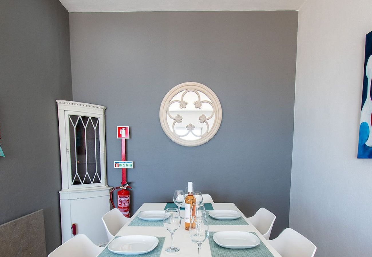 House in Carvoeiro - 12A Modernised yet traditional house in centre of Carvoeiro with sea view