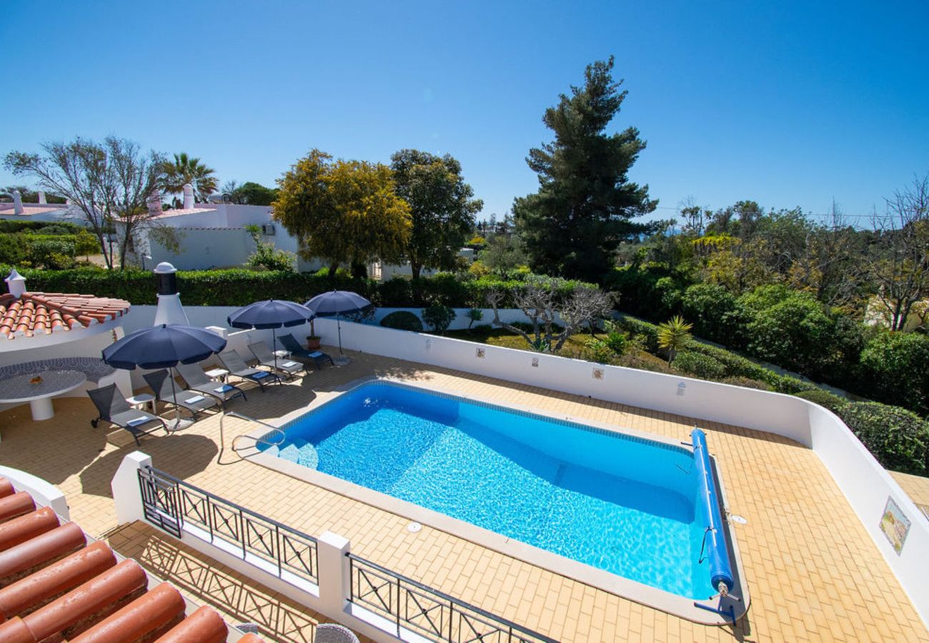Villa in Carvoeiro - Casa Patricia: Superb villa on Vale do Milho with heated pool 