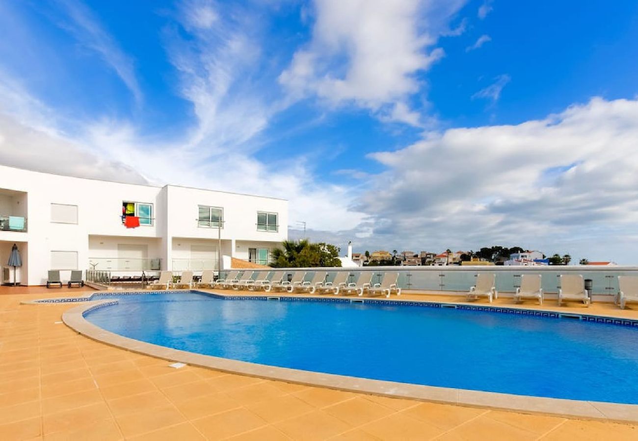 Apartment in Carvoeiro - Bay D Townhouse With Roof Top Jacuzzi and Sea Views 
