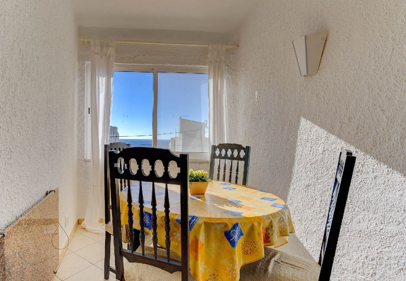 Apartment in Carvoeiro - 6 Centeanes Clifftop apartment, sea views and steps from beach 