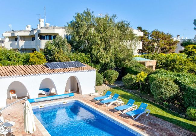 Villa/Dettached house in Carvoeiro - Casa Irena Spacious 4 Bedroom Offering Private Heated Pool 