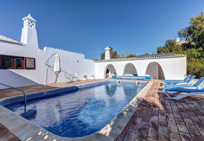 Villa in Carvoeiro - Casa Irena Spacious 4 Bedroom Offering Private Heated Pool 