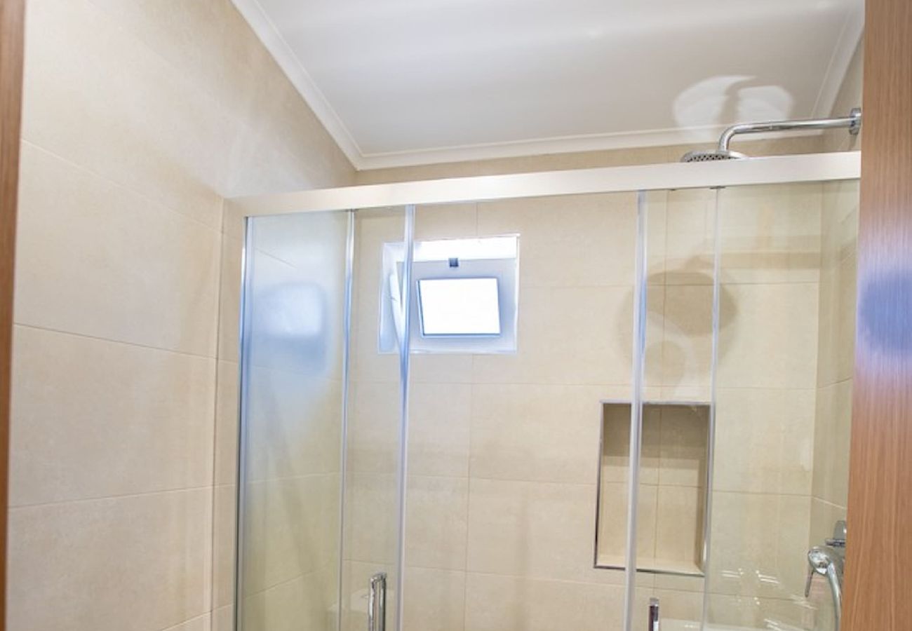 Villa in Carvoeiro - Casa Irena Spacious 4 Bedroom Offering Private Heated Pool 
