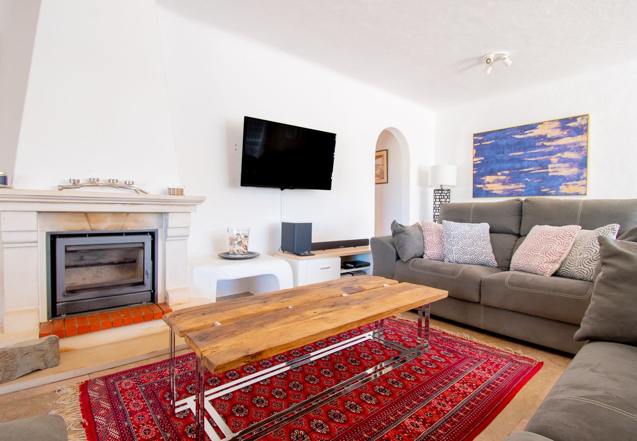 Villa in Carvoeiro - Casa Irena Spacious villa easy walk to Carvoeiro with heated pool