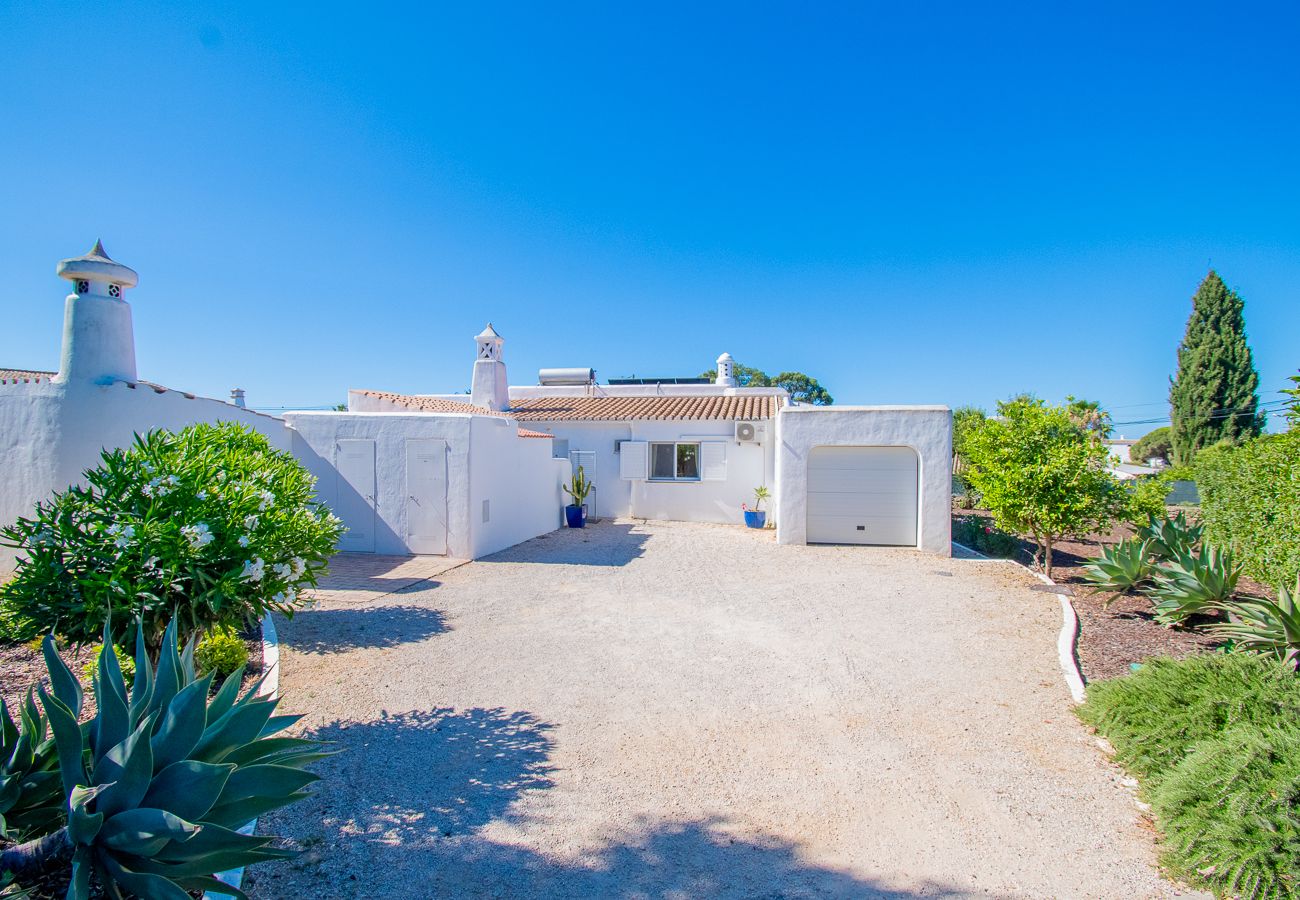 Villa in Carvoeiro - Casa Irena Spacious villa easy walk to Carvoeiro with heated pool