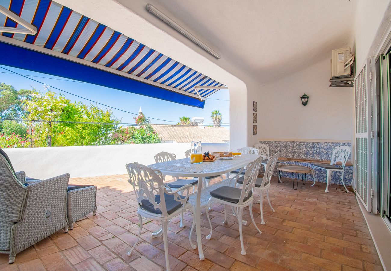 Villa in Carvoeiro - Casa Irena Spacious villa easy walk to Carvoeiro with heated pool