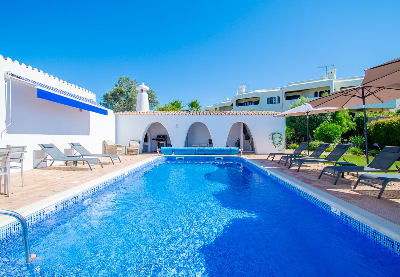 Villa in Carvoeiro - Casa Irena Spacious villa easy walk to Carvoeiro with heated pool