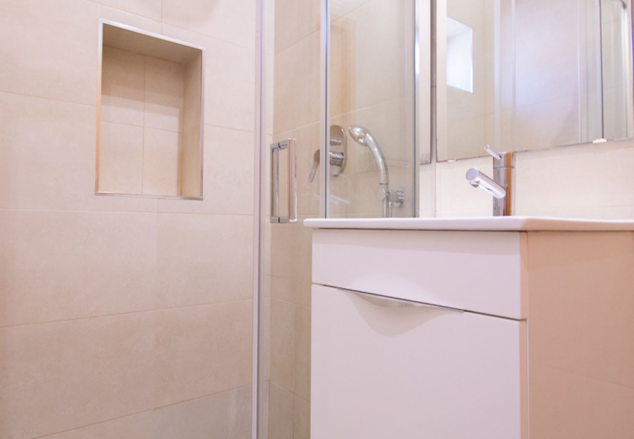Villa in Carvoeiro - Casa Irena Spacious villa easy walk to Carvoeiro with heated pool