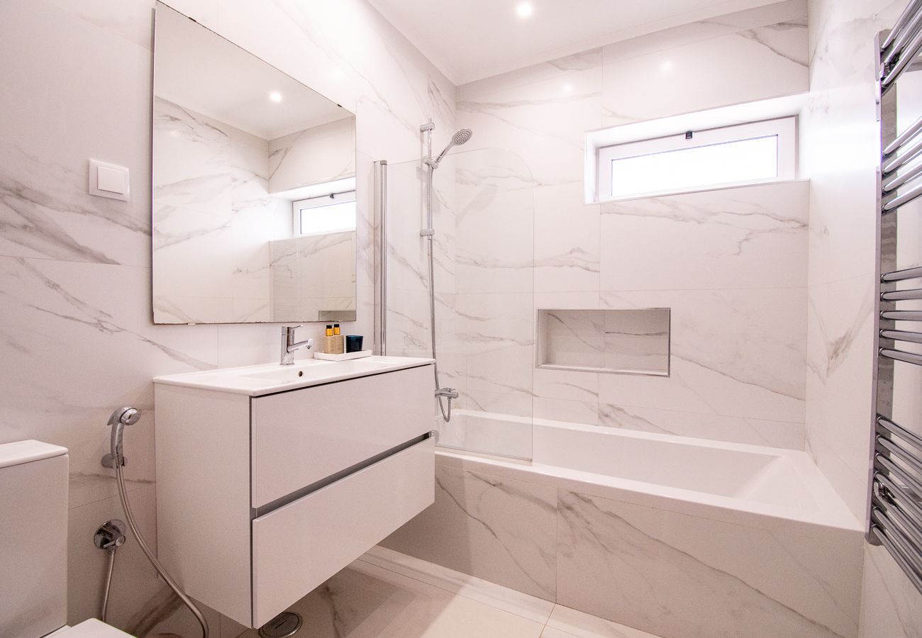 Villa in Carvoeiro - Casa Irena Spacious villa easy walk to Carvoeiro with heated pool