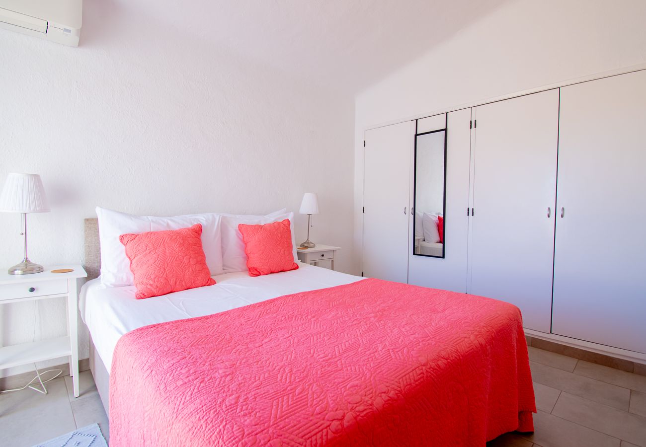 Villa in Carvoeiro - Casa Irena Spacious villa easy walk to Carvoeiro with heated pool