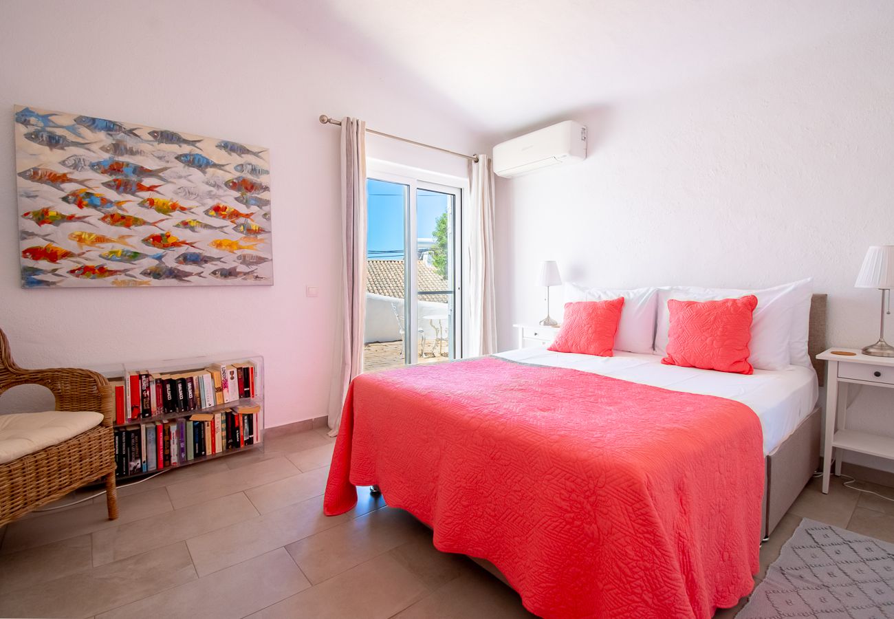 Villa in Carvoeiro - Casa Irena Spacious villa easy walk to Carvoeiro with heated pool