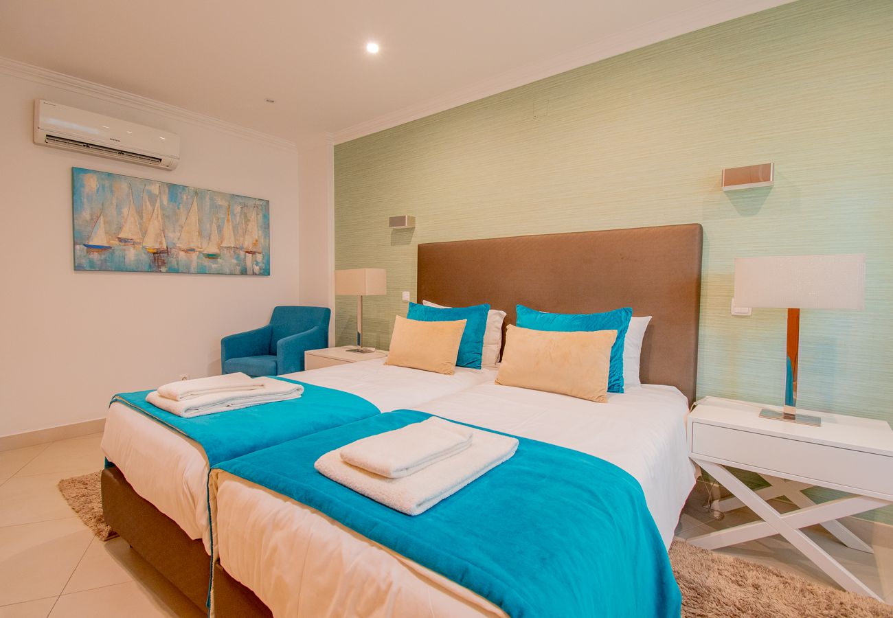 Apartment in Carvoeiro - Bay L Casa Mar Azul 