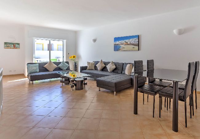  in Carvoeiro - Elizabeth Modern Apartment in the Heart of the City 