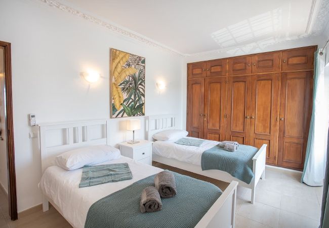 Apartment in Carvoeiro - 10 Marinha - Two Bed Apt At Award Wining Beach 