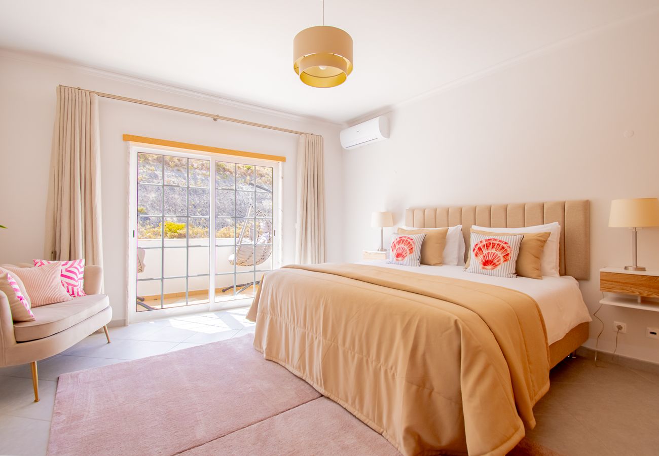 Apartment in Carvoeiro - Apt Q Stylish 2 Bedroom Apartment in the Heart of Carvoeiro with Parking
