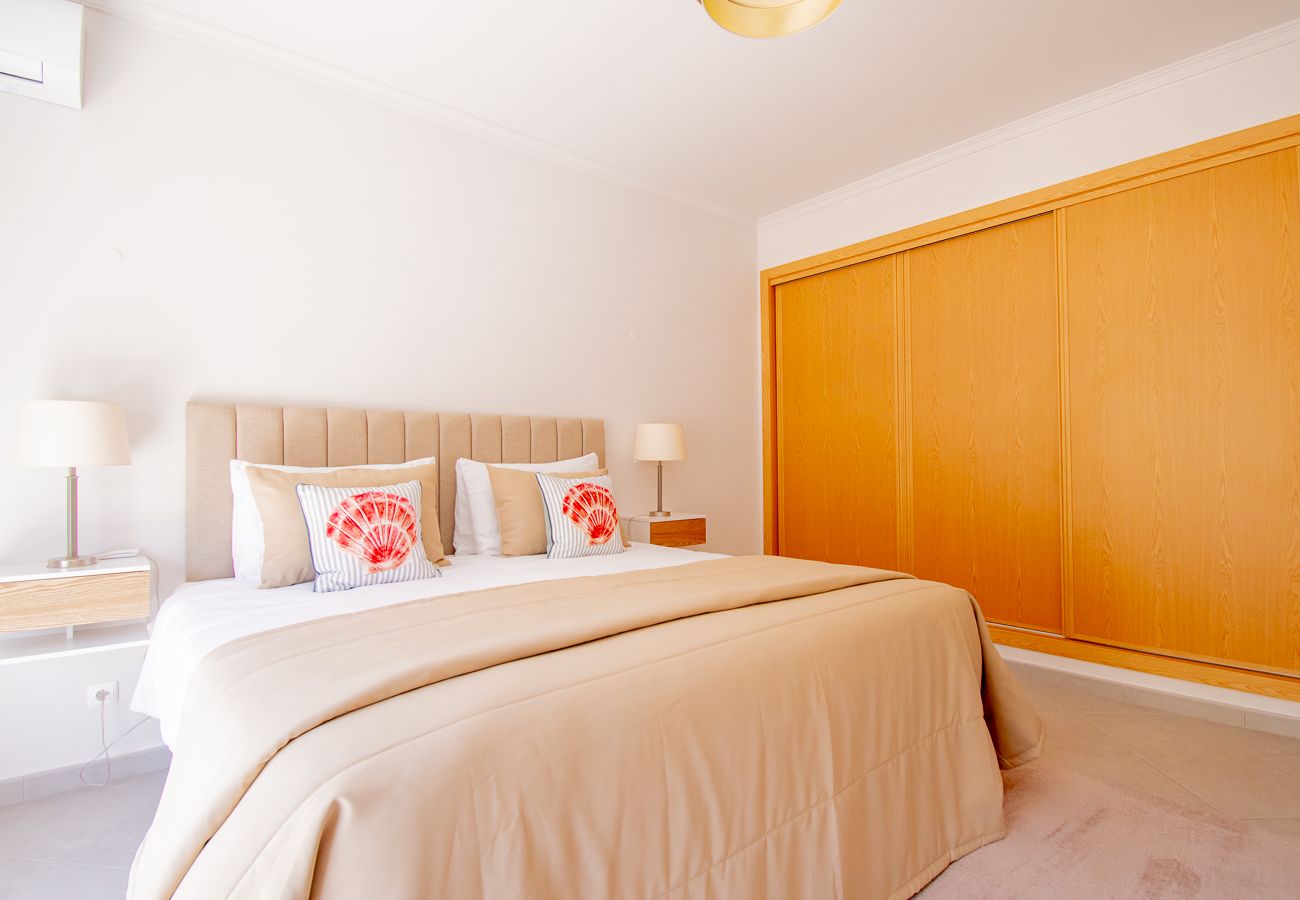 Apartment in Carvoeiro - Apt Q Stylish 2 Bedroom Apartment in the Heart of Carvoeiro with Parking