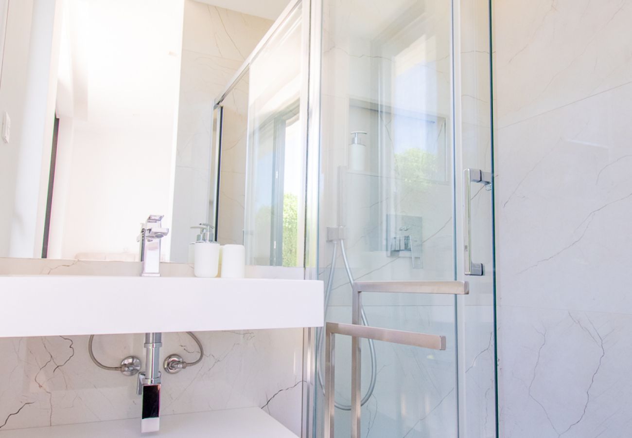 Villa in Carvoeiro - Villa Cactus, modern villa with two private swimming pools walking distance to the beach 