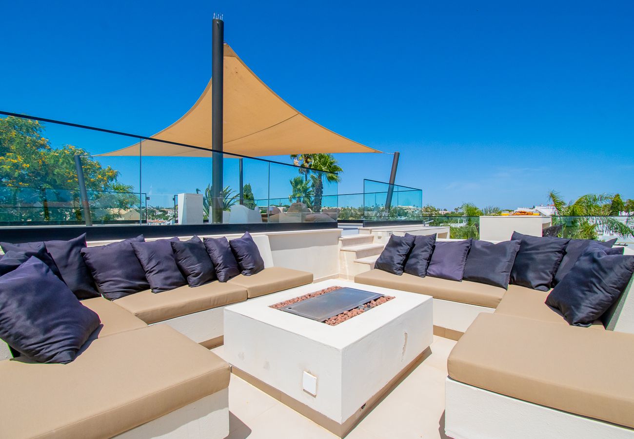 Villa in Carvoeiro - Villa Cactus, modern villa with two private swimming pools walking distance to the beach 