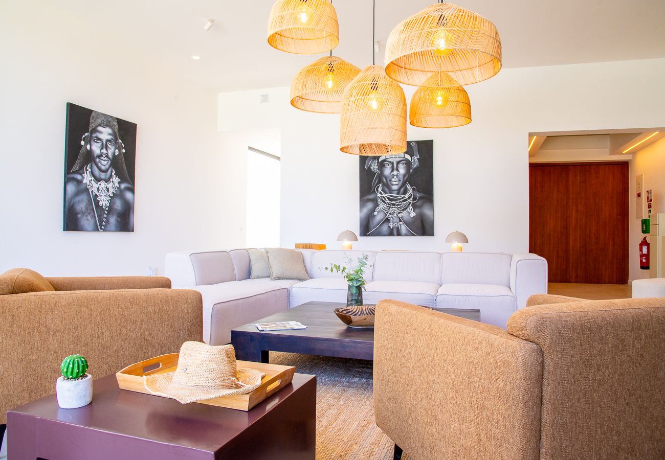 Villa in Carvoeiro - Villa Cactus, modern villa with two private swimming pools walking distance to the beach 