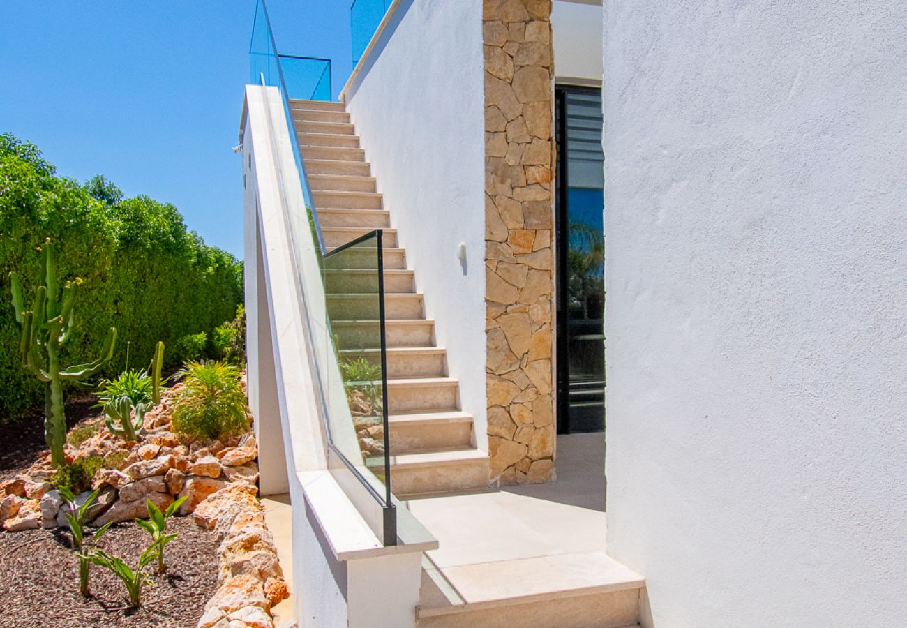 Villa in Carvoeiro - Villa Cactus, modern villa with two private swimming pools walking distance to the beach 
